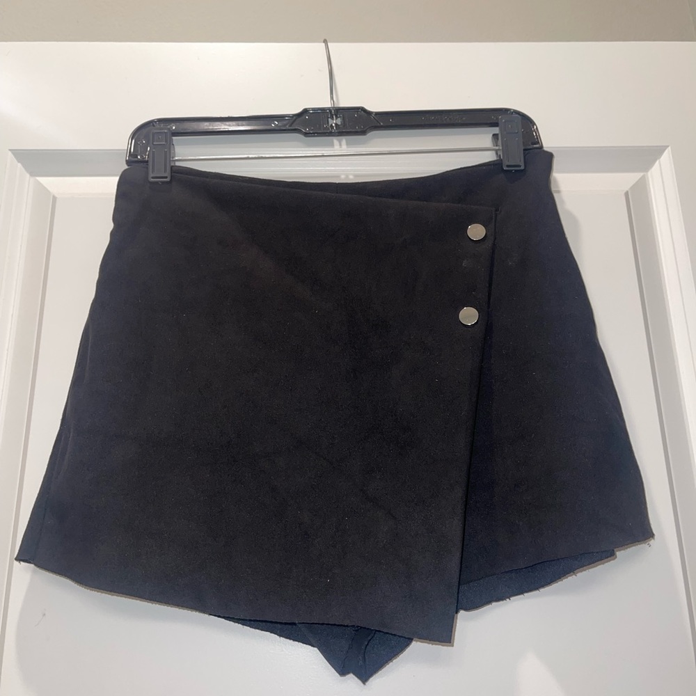 Mod on Trend Black Velvet Skort